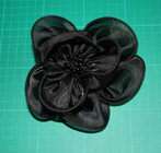 Μαύρο κορσάζ τεχνητών λουλουδιών σιφόν ενδυμάτων όμορφο για το φόρεμα βραδιού
